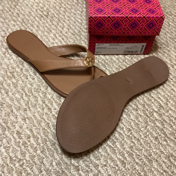 Tory Burch Benton Thong Calf Leather Royal Tan/Gold - Picture 5 of 8